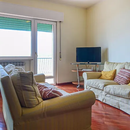 Appartement Awesome In With Kitchenette *