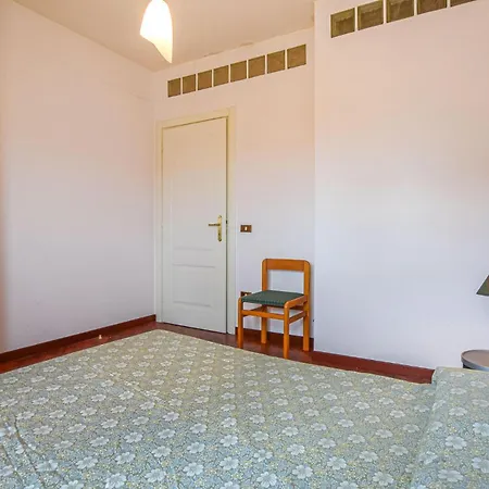 Appartement Awesome In With Kitchenette